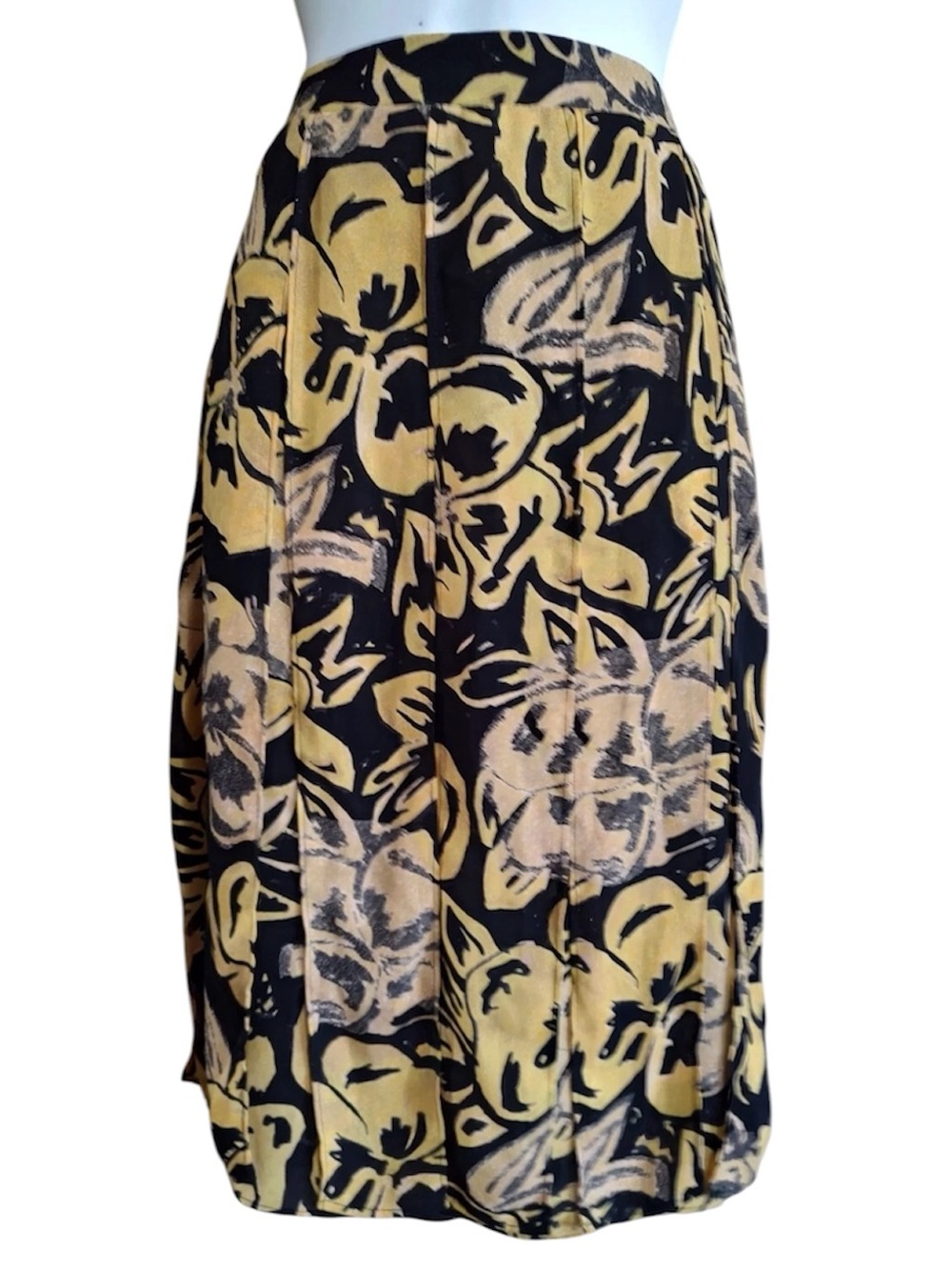 Who What Wear Yellow & Black Flowered Skirt